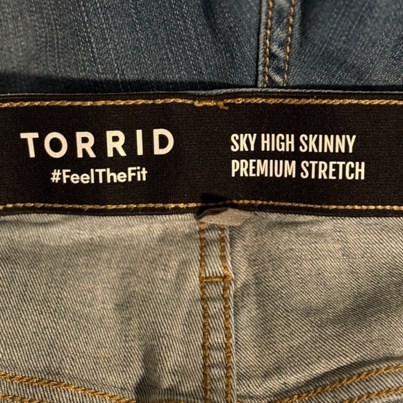 TORRID Sky High Skinny Premium Stretch High-Rise Jeans NWOT - Picture 12 of 14